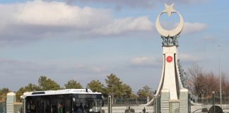 Avrupa ve Amerika’nın İlk Seri Üretim Sürücüsüz Otobüsü Karsan Otonom Atak Electric Cumhurbaşkanlığı Külliyesi’nde!