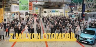 Oyak Renault 7 Milyonuncu Aracını ve Motorunu Banttan İndirdi