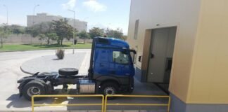 Mercedes’in yeni tesisinde kamyonlar seyir halindeymiş gibi simüle ediliyor